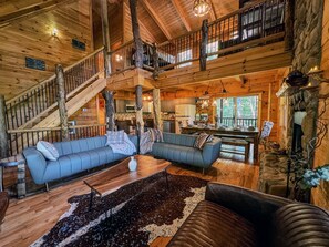 Smart TV, fireplace, music library, stereo - Lux Dog-Friendly Cabin~Hot Tub~Game Room~Huge Deck (Logan)