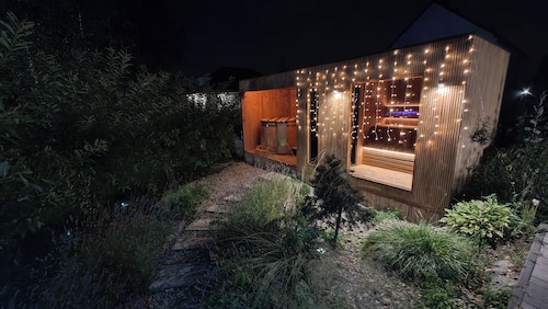 Charming 3-bedroom cottage in Chrzanów with AC, hot tube, heated pool and sauna