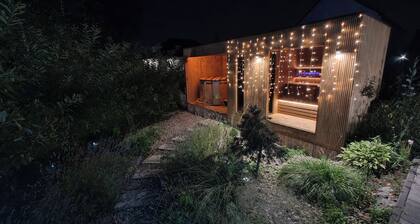 Charming 3-bedroom cottage in Chrzanów with AC, hot tube, heated pool and sauna