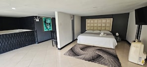 Floor plan - $ PROMO $ 11 Bedrooms with bathrooms Aprtmnt + 2 Jacuzzis and a rooftop pool. @Poblado (Medellín)