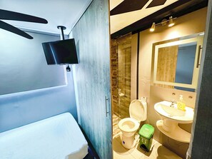 Luxury-Apartment, Balkon | Badezimmer