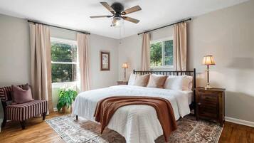 4 bedrooms, iron/ironing board, free WiFi, bed sheets