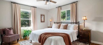 Akron retreat with hot tub & game room - sleeps 10