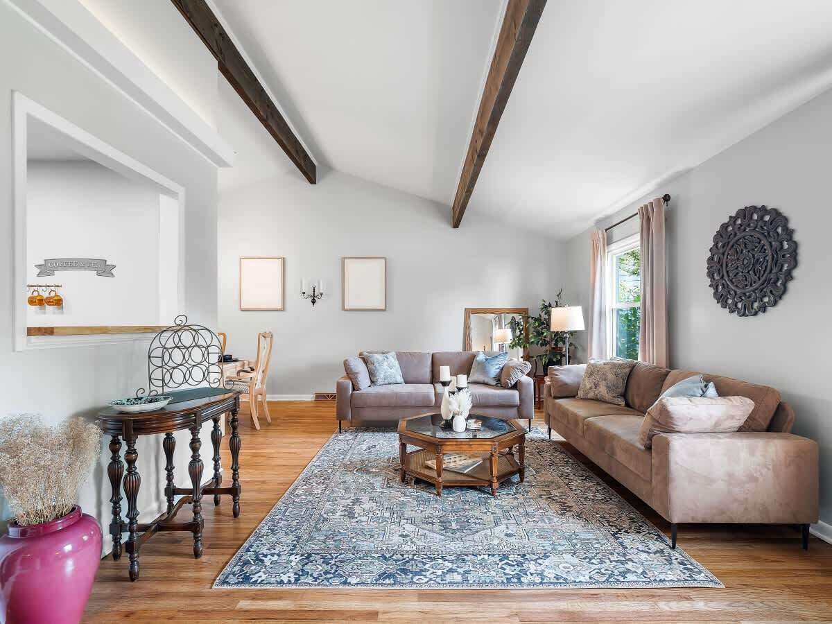 Smart-tv, tv-spel, bordsfotboll och kontor