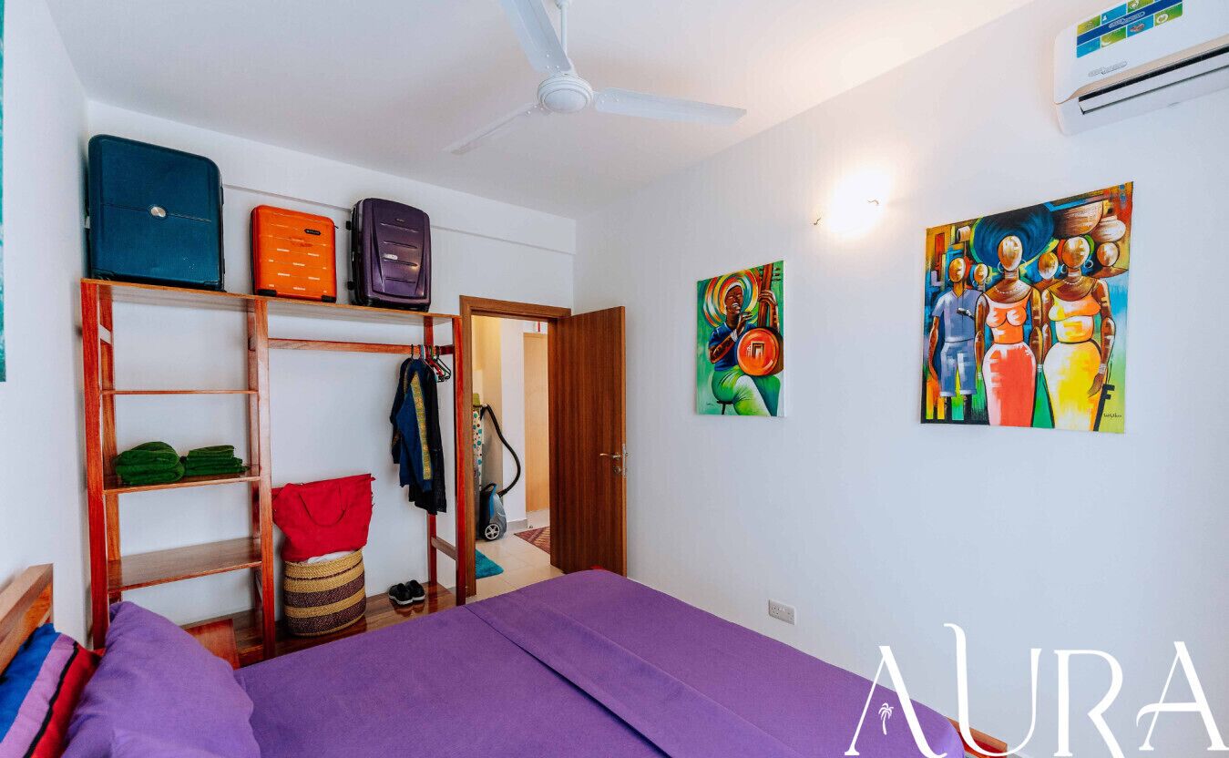 1 habitación, escritorio, tabla de planchar con plancha y wifi 