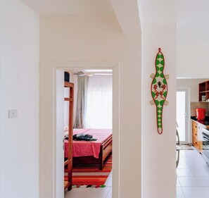 1 habitación, tabla de planchar con plancha, wifi y ropa de cama 