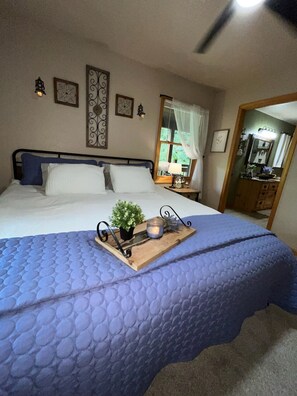 3 soverom, skrivebord, strykejern/-brett og wi-fi (inkludert)