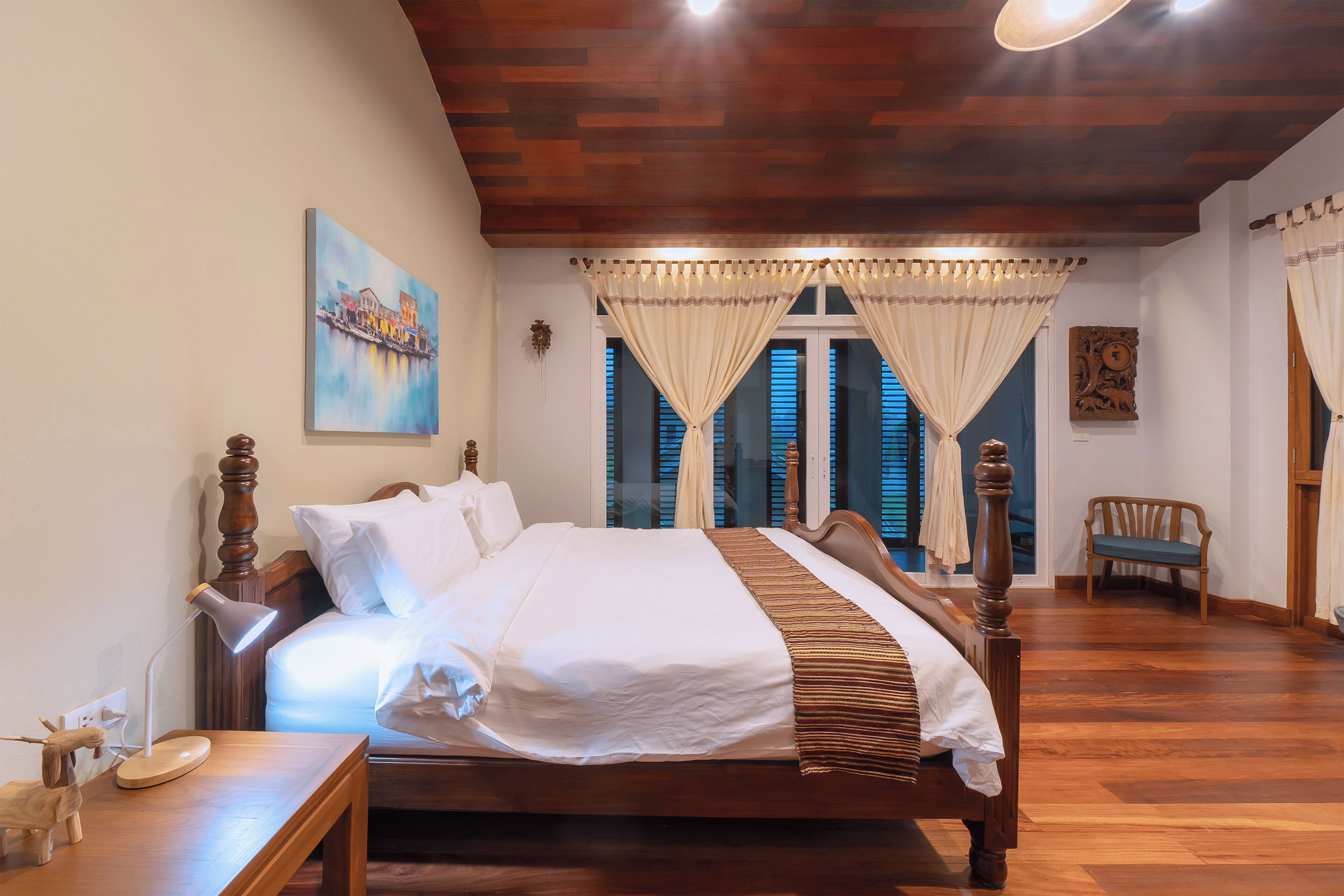 5 bedrooms, iron/ironing board, free WiFi