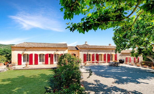 Exterior - Grande Bastide | Domaine Tour Campanets (Le Puy-Sainte-Réparade)