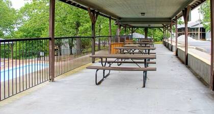 Hilltop WALK-IN Condo with Massage Chair Close to SDC