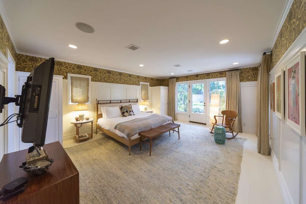 Lovely Garden Suite in Brentwood