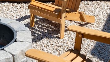 Cabana familiar, diversos llits, cuina, vistes a la piscina | Terrassa o pati