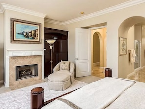 Room - Charming 4-bedroom house with WiFi, AC in pleasant Carlsbad (Carlsbad)