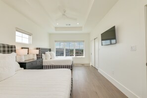 4 bedrooms, free WiFi, bed sheets