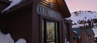 Ski in/out condo with three queens