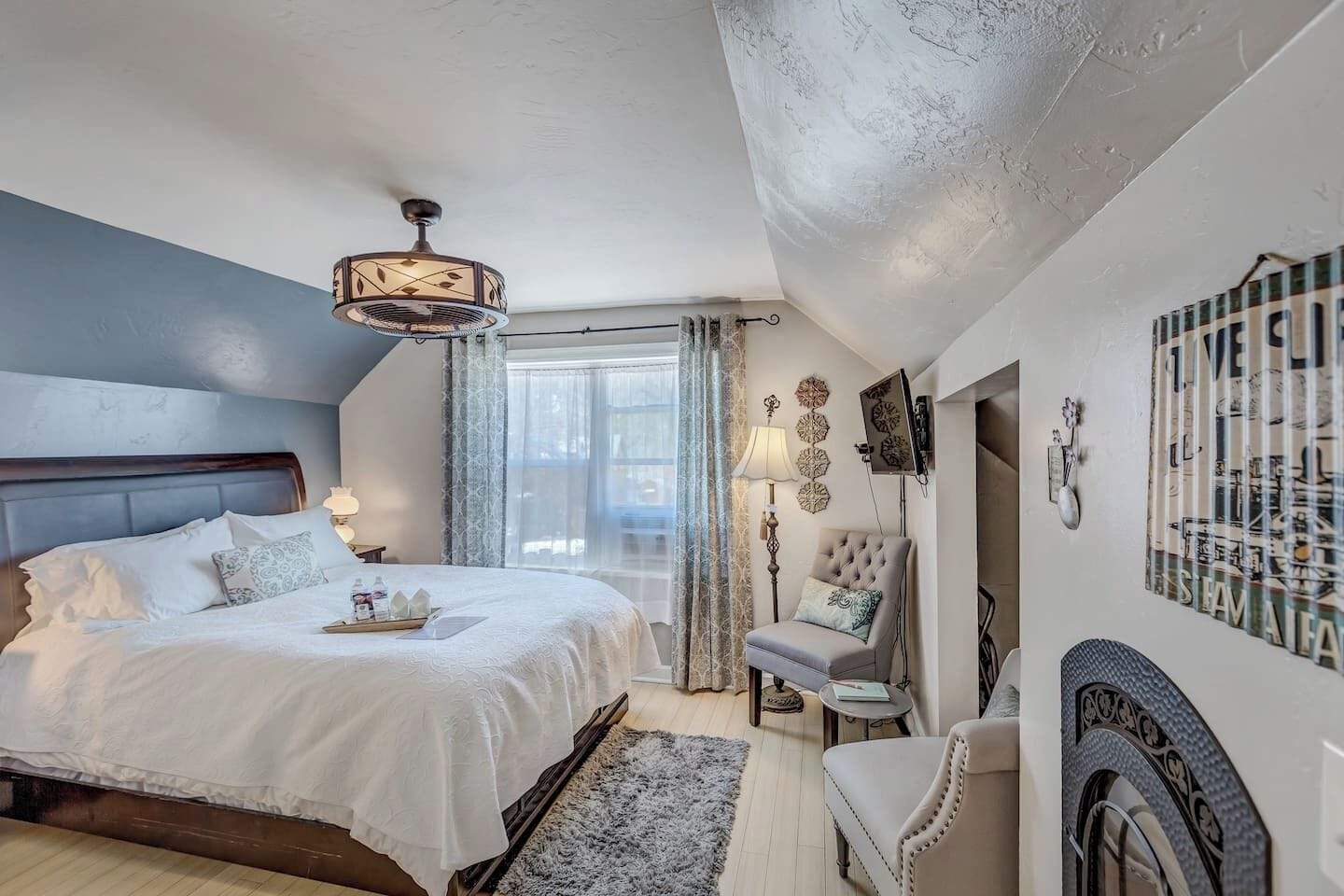 1 bedroom, desk, iron/ironing board, WiFi