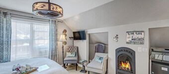Gorgeous Suite at the Downtown Floradora House