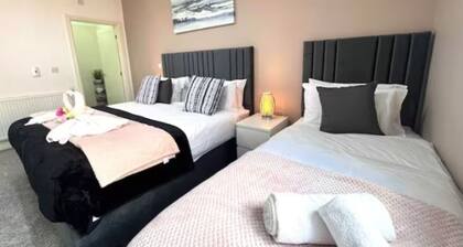 Glen Cottage Bungalow • Comfortable Stay • Free Parking • Contractors & Family