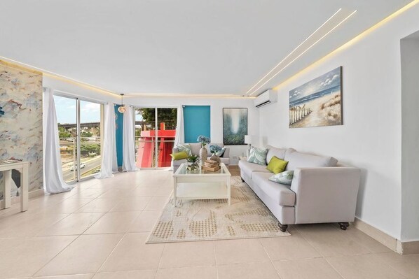 Smart TV - Ven a disfrutar de la zona urbana más antigua del nuevo mundo LA ZONA COLONIAL (Santo Domingo Este)