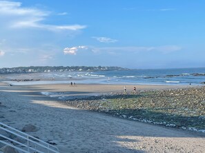 Nær stranden