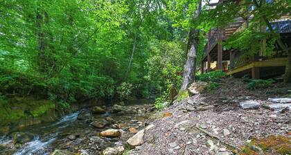 'Chateau on Compass Creek' Quiet Hayesville Escape