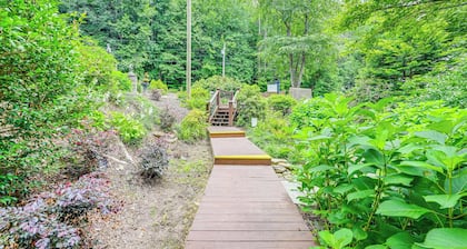 'Chateau on Compass Creek' Hayesville Apartment!