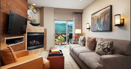 Charming 2-bedroom condo with WiFi, fitness room in brilliant Avon