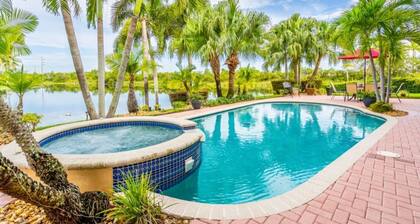 Stylish Suite in Pembroke Pines Comfort, Lake View