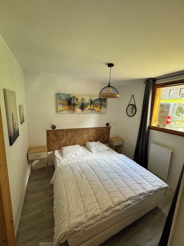 3 bedrooms, travel crib, WiFi