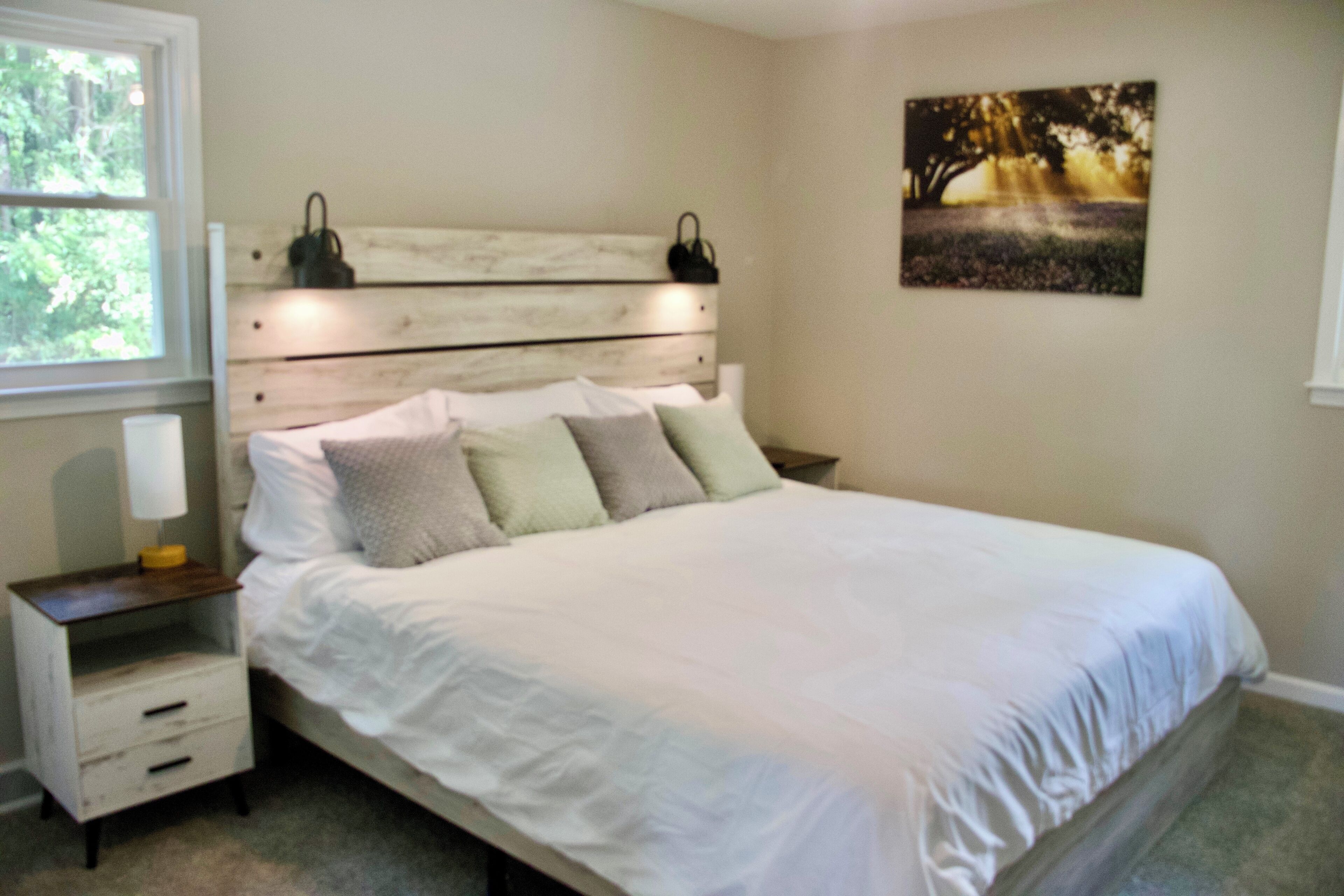 3 bedrooms, iron/ironing board, travel crib, free WiFi