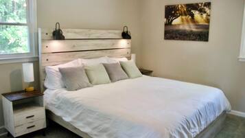 3 bedrooms, iron/ironing board, travel crib, free WiFi