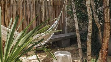 Leilighet, 1 kingsize-seng, privat basseng, hageutsikt (1A) | Terrasse/patio