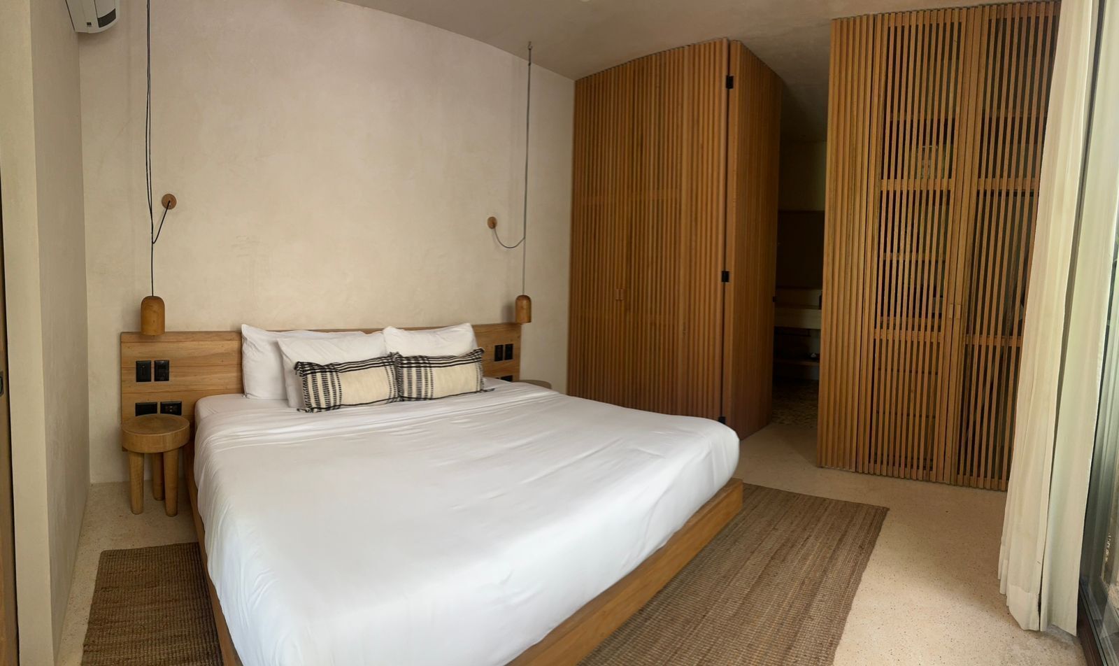 Design Apartment (4A) | In-room safe, laptop workspace, blackout curtains, iron/ironing board