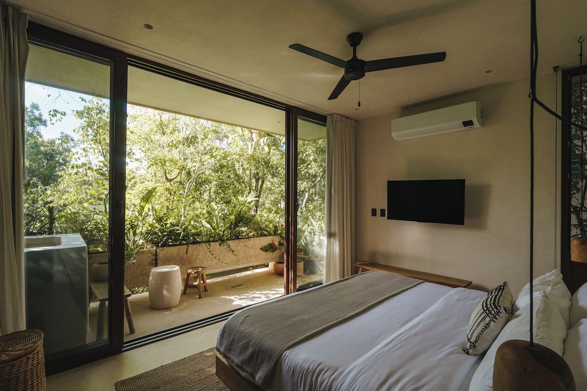 1 bedroom, in-room safe, laptop workspace, blackout curtains