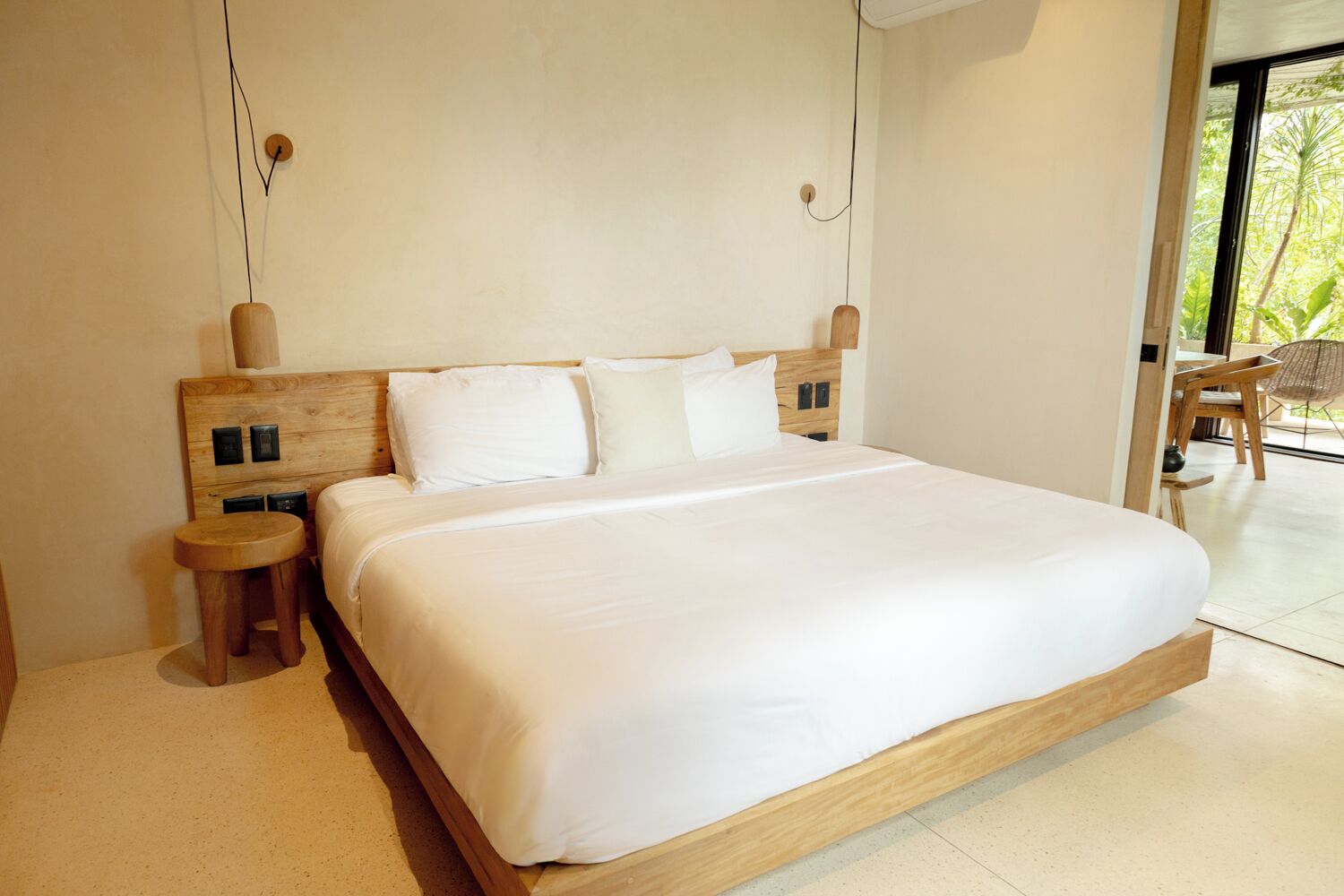 Design Apartment (3A) | In-room safe, laptop workspace, blackout curtains, iron/ironing board