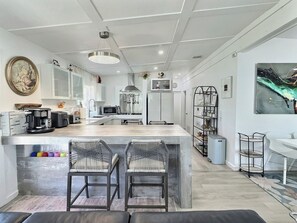 Mikrowelle, Ofen, Herdplatte, Geschirrspüler