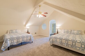 2 bedrooms, desk, iron/ironing board, free WiFi