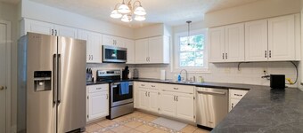 Beautifully renovated home in Midtown that is close to downtown and Ft Moore