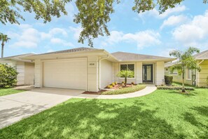 Exterior - Lake Home with Pool by Disney (Kissimmee)