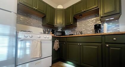 Cozy 1-bedroom house in welcoming East Hartford with AC, WiFi and much more.