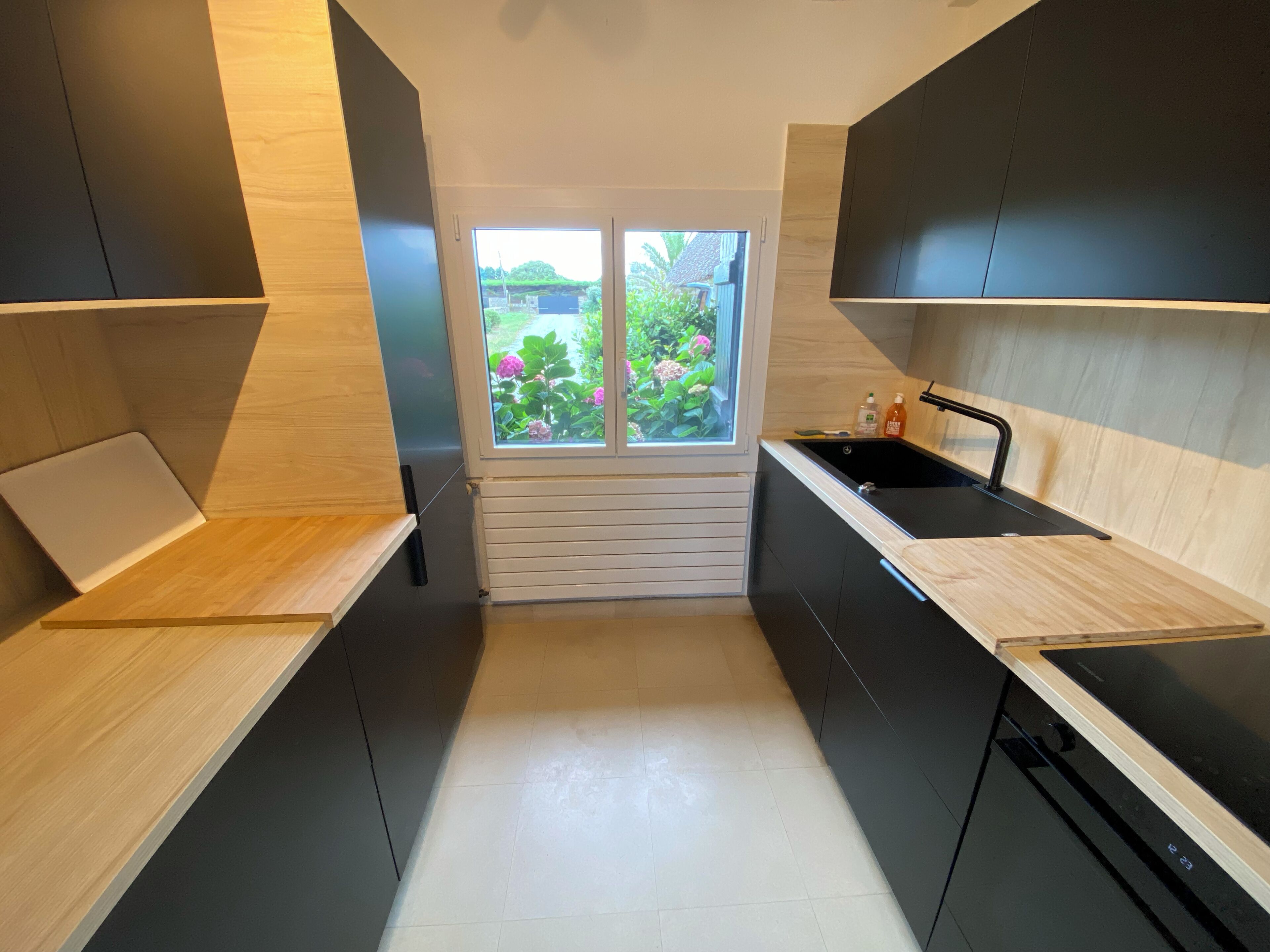 Kylskåp, mikrovågsugn, ugn och spishäll