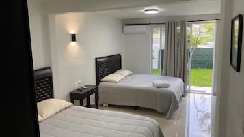 6 bedrooms, travel cot, WiFi, bed sheets