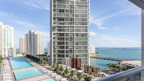 Property grounds - 40th Floor High Ceiling Condo-Bay View - Free Spa (Miami)