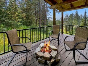 Property grounds - Rustic Cabin with Modern Comforts! (Cascade)