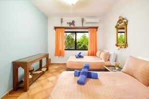 2 chambres, fer et planche à repasser, Wi-Fi gratuit, draps fournis