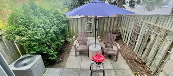 3 bedroom townhome, close to square one, airport, and downtown