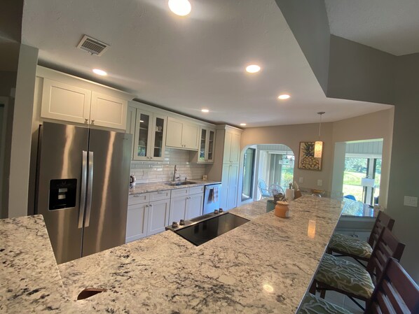 Fridge, microwave, oven, stovetop - Tranquil Lake view 2 Bedroom 2 bath Villa in Myrtle Trace (Venice)