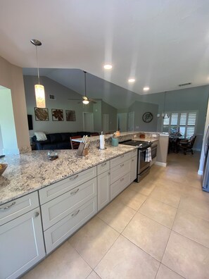 Fridge, microwave, oven, stovetop - Tranquil Lake view 2 Bedroom 2 bath Villa in Myrtle Trace (Venice)