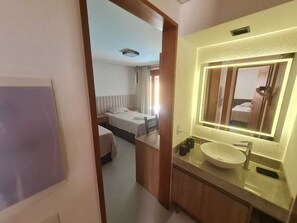 4 Schlafzimmer, Schreibtisch, kostenloses WLAN, Bettwäsche