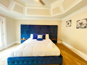 7 bedrooms, iron/ironing board, WiFi, bed sheets